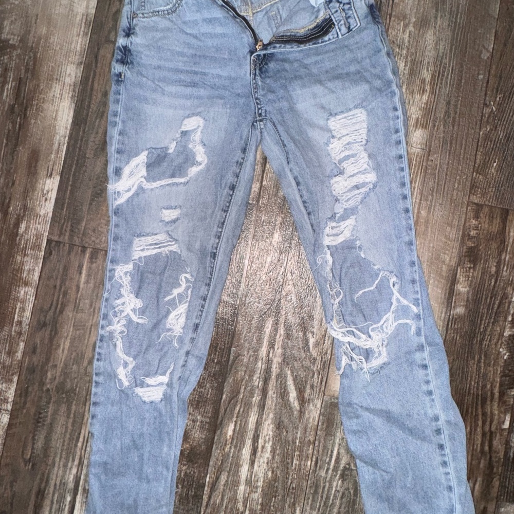 Trendy Light Blue Distressed Skinny Jeans